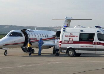 Yandaş’a özel muamele: Corona’ya yakalanan AKP’linin oğlu ambulans uçakla sevk edildi