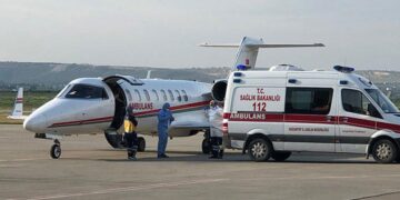 Yandaş’a özel muamele: Corona’ya yakalanan AKP’linin oğlu ambulans uçakla sevk edildi