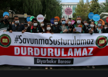 İstanbul ve Diyarbakır Baroları’nın genel kurulu polis zoruyla engellendi