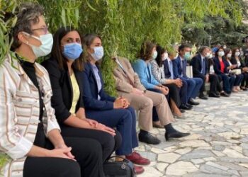 Gözaltı operasyonlarına protesto: HDP Meclis bahçesinde oturma eylemi başlattı