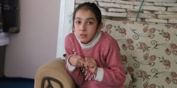 Engelli çocuğun dili kilitlendi: Babasının polis baskınıyla gözaltına alınışına şahit oldu şok geçirdi