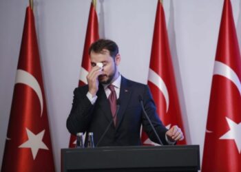 Damat ülkeyi batırdı ve istifa etti: Allah sonumuzu hayretsin!