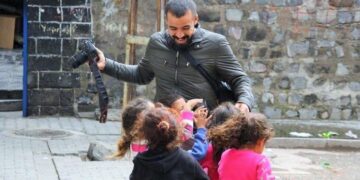 Türkiye’ye iade edilmek için gözaltına alınan gazeteci Nuri Akman serbest bırakıldı