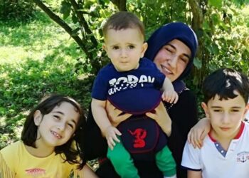 4 yıldır babası cezaevinde: 3 kardeşin annesi gözaltına alındı