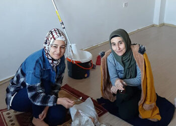 KHK İle ihraç edilen iki öğretmen: ‘Badanacı Ablalar’