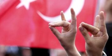 Fransa Ülkü Ocakları’nı resmen yasakladı