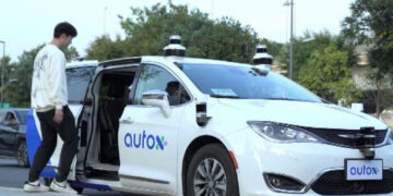 Robot taksilere ilk test: Sürücüsüz taksiler Çin’de yollara çıktı