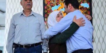 Demirtaş’ın Annesi, Erdoğan’a: Çocuğum terörist değil, Allah biliyor kimin terörist olduğunu
