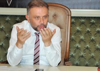 15 Temmuz’da çatıştığını iddia eden AKP’li o gece Antalya’da olduğu ortaya çıktı