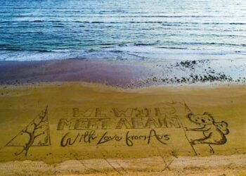 Avustralyalılardan, seyahat yasağı konulan İngilizlere, dev Noel kartı