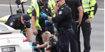 Queensland polisi, öldürülen Somali’li gencin elinde bıçak olduğunu iddia etti