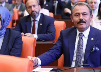 Skandal: AKP’li vekil “Millet kuru ekmek yiyor” sözüne “O zaman aç değiller” cevap verdi