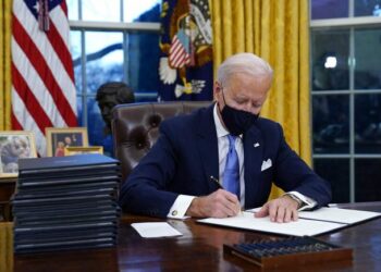 ABD’den Covid 19 kararı: Başkan Joe Biden imzasıyla bazı ülkelere seyahat yasağı getirdi