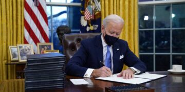 ABD’den Covid 19 kararı: Başkan Joe Biden imzasıyla bazı ülkelere seyahat yasağı getirdi
