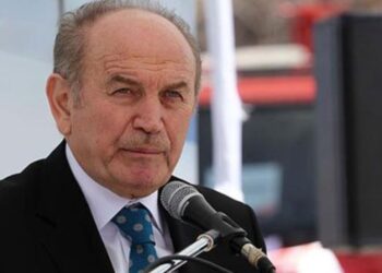 Kovid-19 tedavisi gören İBB eski Başkanı Kadir Topbaş, diyalize bağlandı