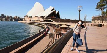 Kovid-19 vakalarının arttığı Sydney çevresine seyahat kısıtlamaları getirildi