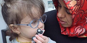 Cezaevi yönetiminden tutuklu anneye: Çocuğunu ayağından ranzaya iple bağla