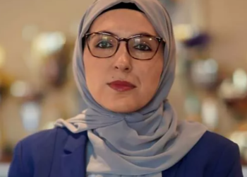 Bosna Hersek’İn İlk başörtülü bakanı oldu