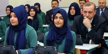 Ülkenin vahim tablosu: Z kuşağının yüzde 28.5’i ateist, yüzde 56’sı dini vecibeleri yerine getirmiyor