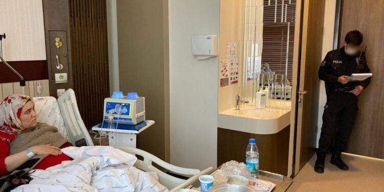 Anlamlı ziyaret: Doğumhaneda gözaltına alınan anne, bebeğiyle Gergerlioğlu’nu yalnız bırakmadı