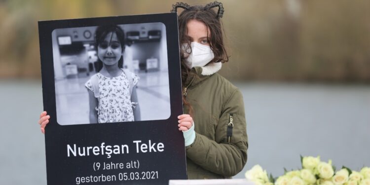 9 yaşındaki Nurefşan için Almanya’dan çığlık:  Meriç ve Ege’deki çocuk facialarına karşı duyarlı olun