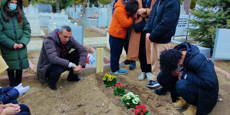 Koronaya yakalanarak vefat etti: Eşimi önce yoğun bakımlık hale getirdiler, sonra tahliye ettiler