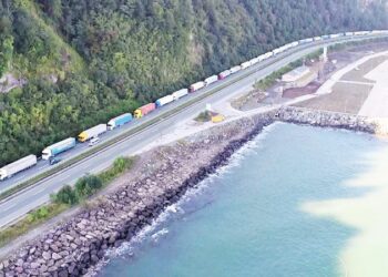 4 bine yakın TIR, bir aydır sınırı aşamıyor: Rusya izin vermiyor, Azerbaycan 500 dolar ek ücret alıyor