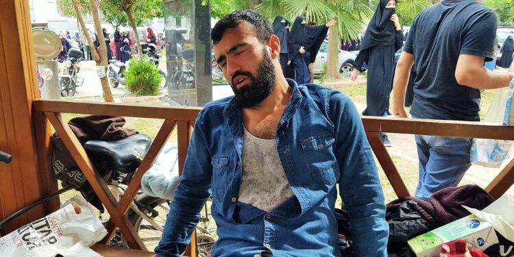 Oruçlu yüzlerce insana biber gazı: Furkan Vakfı üyelerine, joplarla müdahale