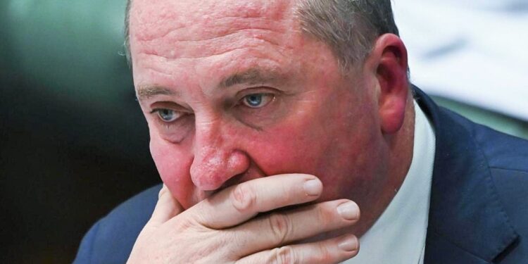 Barnaby Joyce has been fined $200 for not wearing a mask at a service station in Armidale. Picture: NCA NewsWire / Martin Ollman