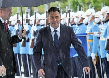 İlk ziyaretini Ankara’ya yaptı:Kızgız Cumhurbaşkanı Caparov’a insan hakları örgütlerinden çağrı