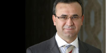 Kaçırılan Orhan İnandı’nın öğrencileri Bişkek Türk Büyükelçiliği önünde: #OrhanBeyNerede