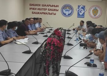 Kırgız Emniyeti: Protestoları durdurun size bilgi vereceğiz