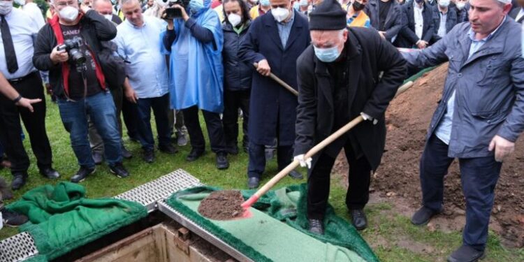Herkesin Ağabeyi ‘Samsunlu Hoca’ya gözyaşı sel oldu: Mehmet Ali Şengül dualarla ebediyete uğurlandı