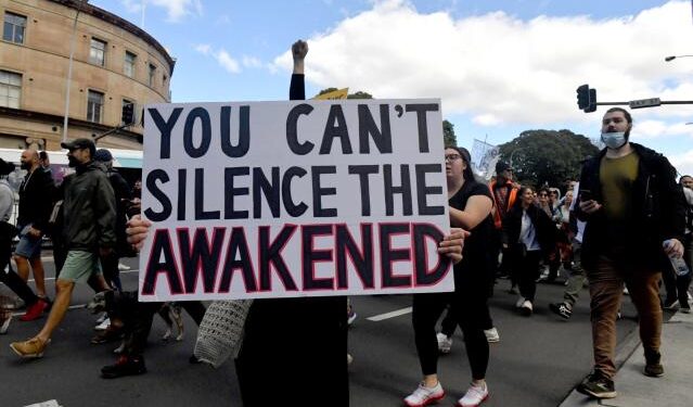 Karantina önlemleri fitili ateşledi: Sydney, Melbourne ve Brisbane’de çok sayıda protestocu gözaltına alındı