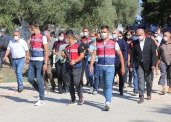 Cezaevinde bulunan Figen Yüksekdağ babasının cenaze törenine katıldı