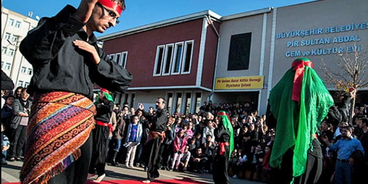 AHİM, Avusturya Alevi Toplulukları Federasyonu’nun (ATF) başvurusu üzerine Aleviliği İslamiyet’ten ayrı bir inanç olarak kabul etti.