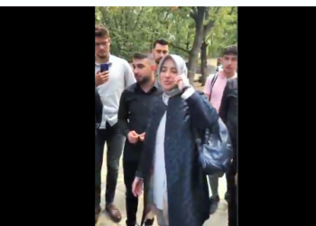 AKP’li Özlem Zengin’in Erdoğan’a dinlettiği beste de çalıntı çıktı: Aykut Gürel açıklama yaptı