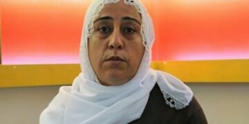 Cezaevi görüşünde çıplak aramaya maruz kalan kadın, sinir krizi geçirip bayıldı