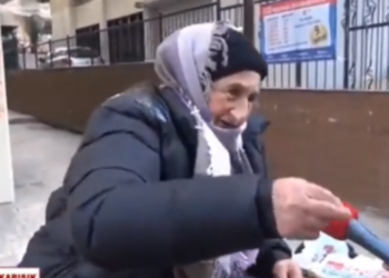 70’lik işportacı teyzeden iktidara ekonomi dersi: Bayrak  ve Kuran ile milleti kandırıyorlar