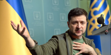 Zelenskiy: Rusya ile müzakerelerde uzlaşılacak konular referanduma sunulmalı