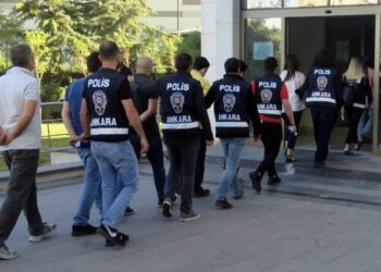 AKP rejimi çıldırmaya devam ediyor: Ankara merkezli 12 ilde cemaat operasyonu