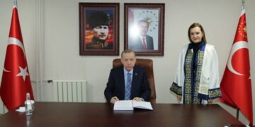Adı suikasta karışmıştı: AKP’li Nükhet Hotar, yeniden rektör olarak atandı