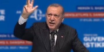 Rabia işaretinin kullanım süresi bitti: Türkiye, 34 Müslüman Kardeşler üyesini tutukladı