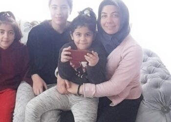 Ana baba hapiste, çocuklar yetiştirme yurdunda