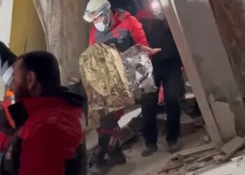 Bebeği kurtarmak için kolunu kestiren depremzede hastanede vefat etti