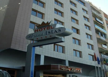 AKP’li iş adamına ait: Grand İsias otelinin enkazından çıkarılan ölü sayısı 60’ı aştı