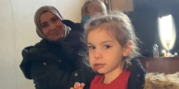 Eşini kaybeden anne iki bebeğiyle cezaevinde, oğullar çaresizlik içinde