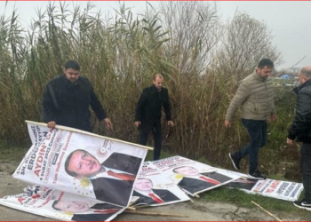 Erdoğan’ın Aydın’da yapacağı miting öncesi afişleri sökülüp dereye atıldı