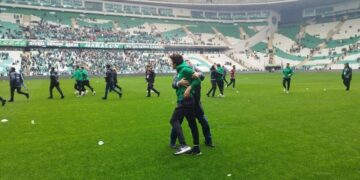 Amedspor’a yapılan ırkçı saldırı için Bursaspor’a 9 maç ceza