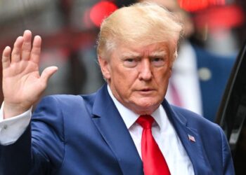 ABD  eski Başkanı Trump, salı günü tutuklanacağını duyurdu